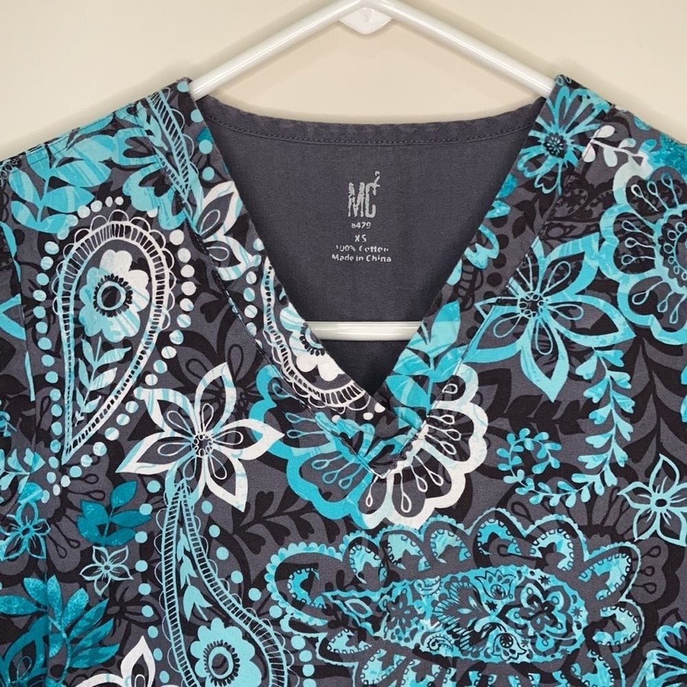 Med Couture MC2 Women’s Scrub Top Size XS - Picture 2 of 4